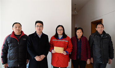 寒冬走访送温暖 浓浓情意暖人心 英国威廉希尔公司集团公司开展“送温暖”慰问活动